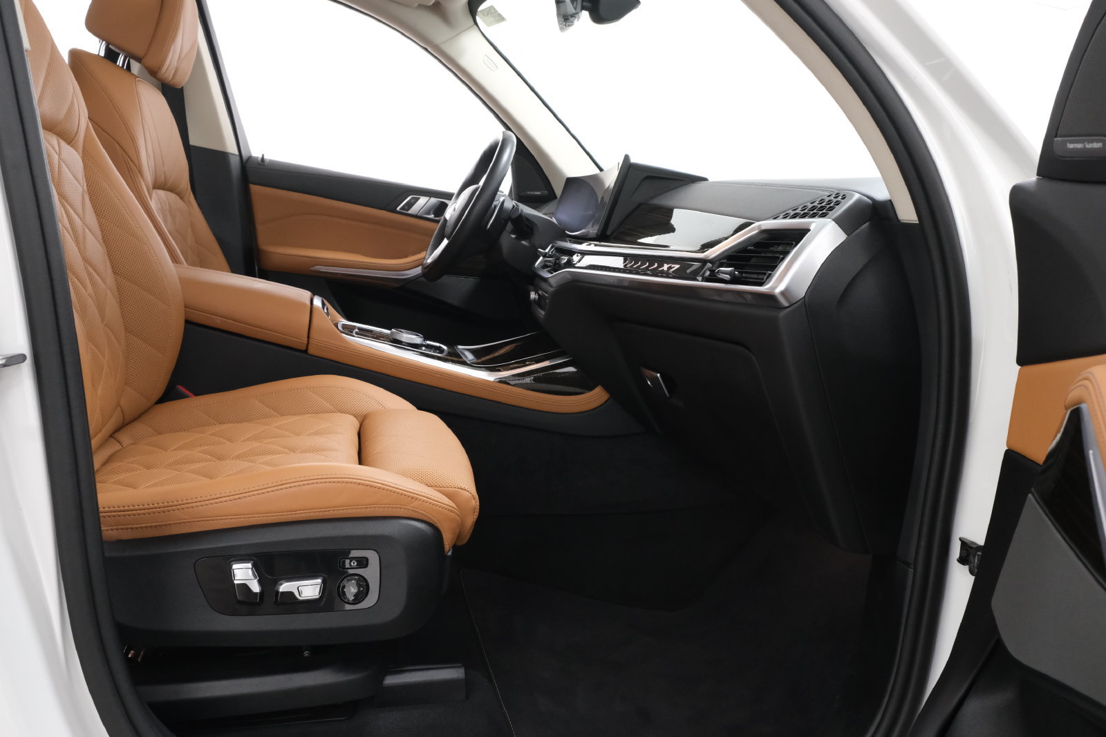 Used 2024 BMW X7 xDrive40i w/ Executive Package AWD/4WD image 44