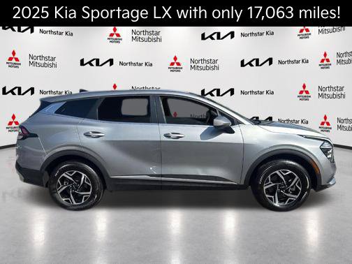Used 2025 Kia Sportage LX AWD/4WD image 8