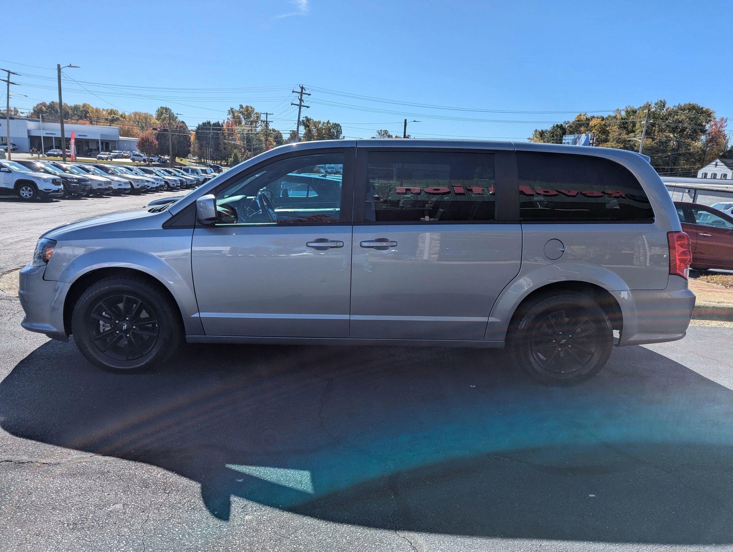 Used 2019 Dodge Grand Caravan GT image 4