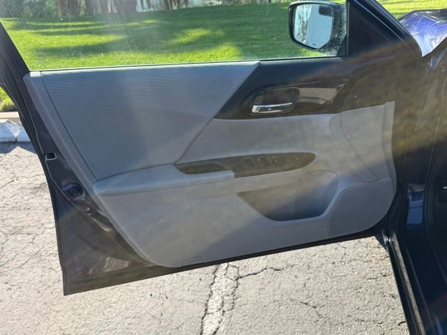 Used 2016 Honda Accord LX image 7
