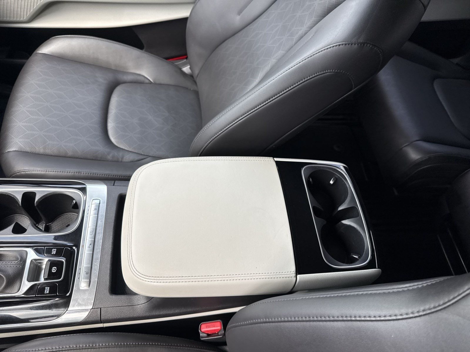 Used 2022 Kia Carnival EX FWD image 21