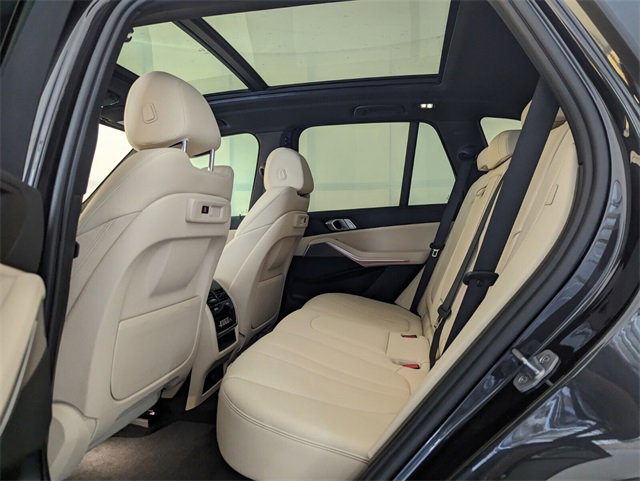 Used 2022 BMW X5 sDrive40i w/ Premium Package image 7