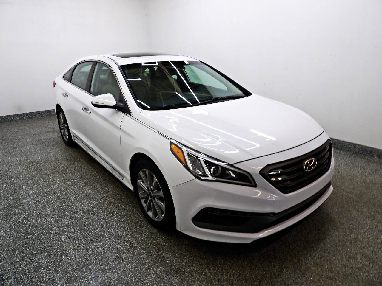 Used 2016 Hyundai Sonata Limited FWD image 3