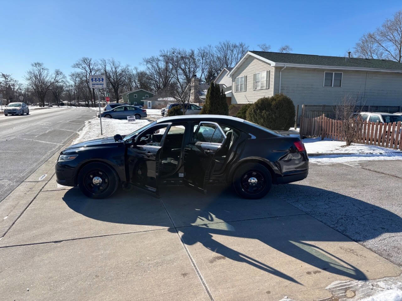 Used 2019 Ford Taurus Police Interceptor AWD 4dr Sed w/ 2-tone Vinyl Package #1 image 2