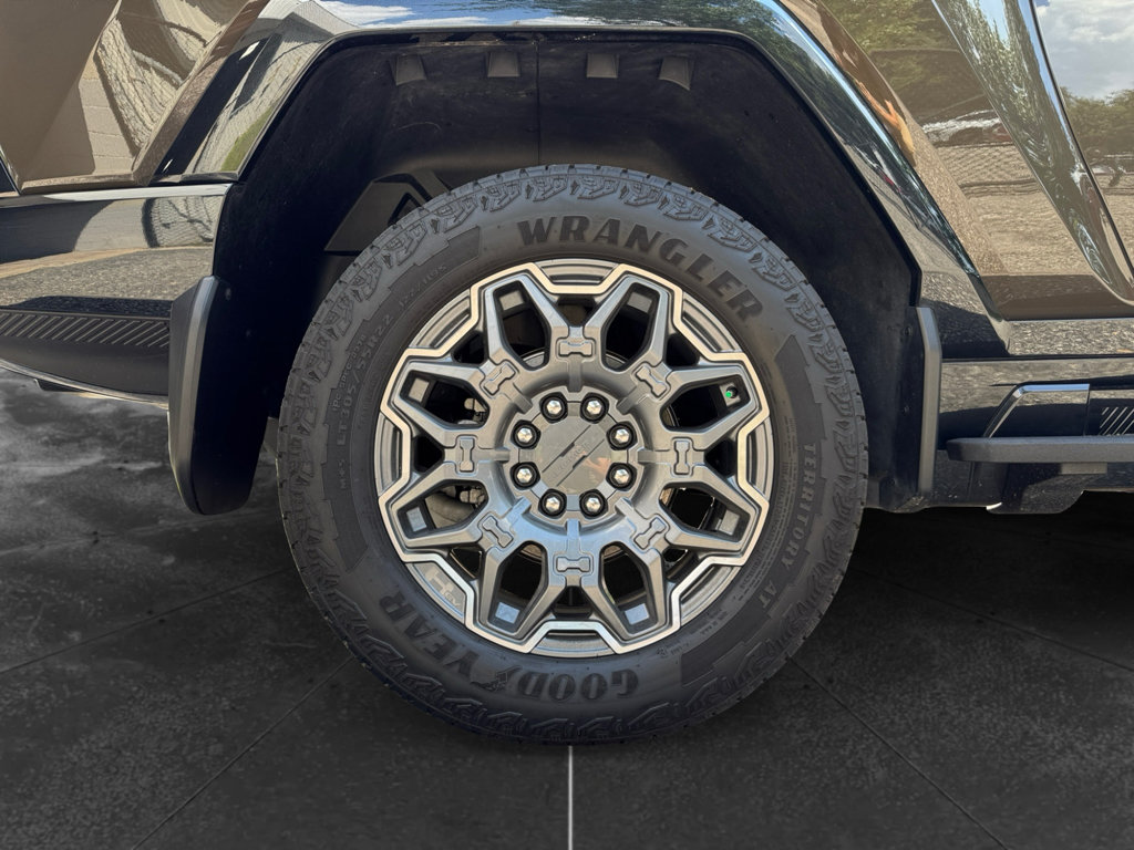 Used 2024 GMC Hummer EV 3X w/ LPO, Illumination Package AWD/4WD image 36