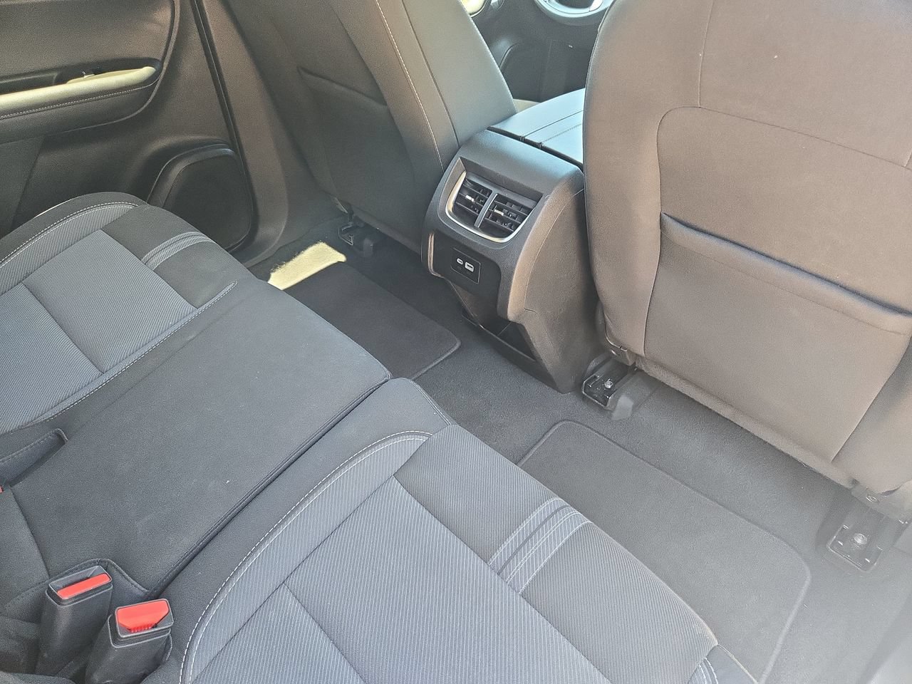 Used 2023 Chevrolet Blazer LT FWD image 11