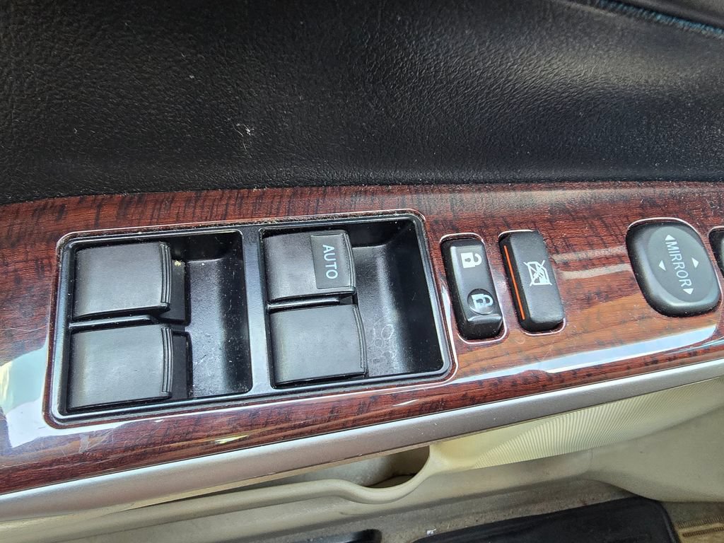 Used 2013 Toyota Camry XLE FWD image 23