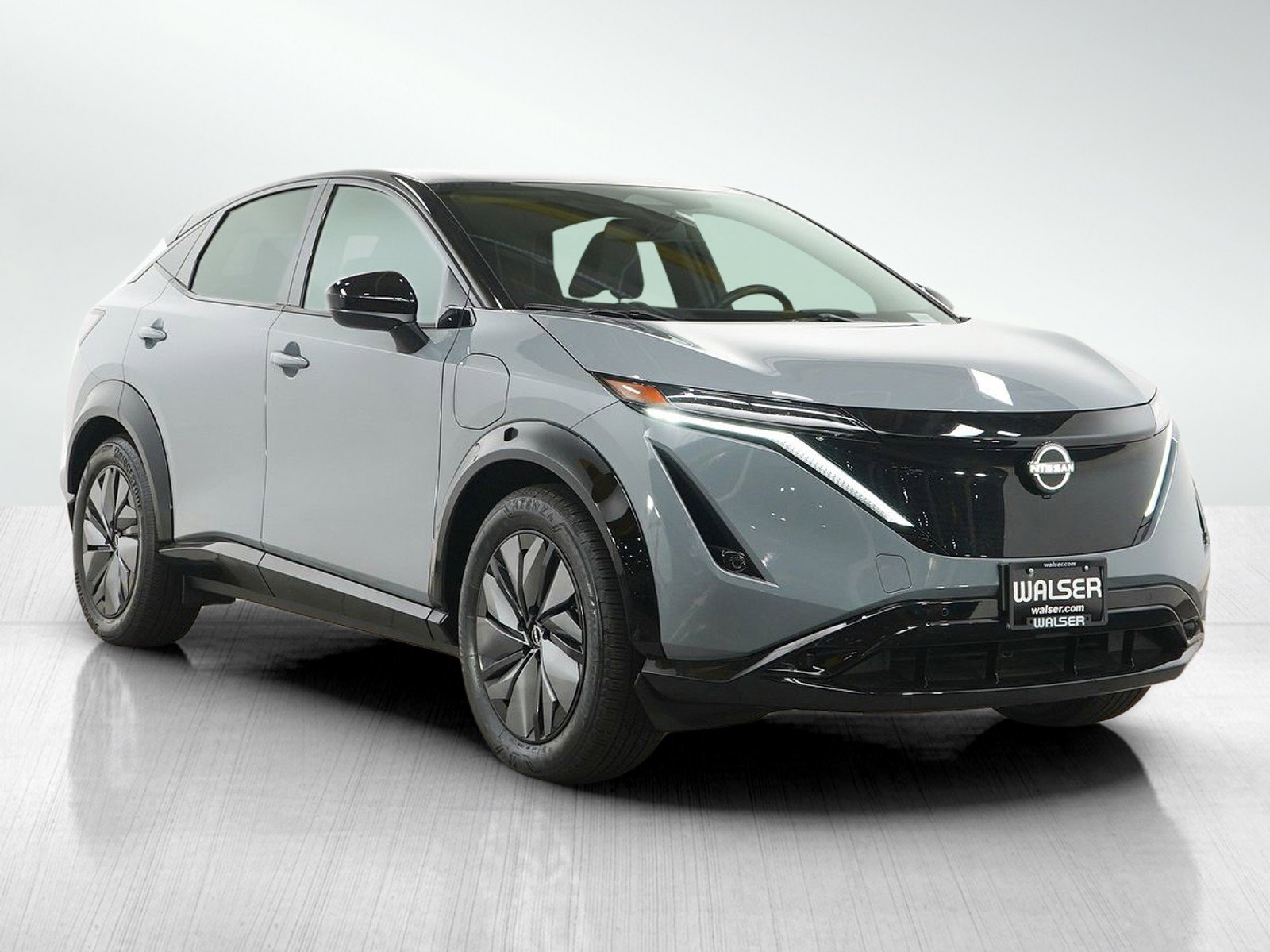 Used 2025 Nissan Ariya AWD image 7
