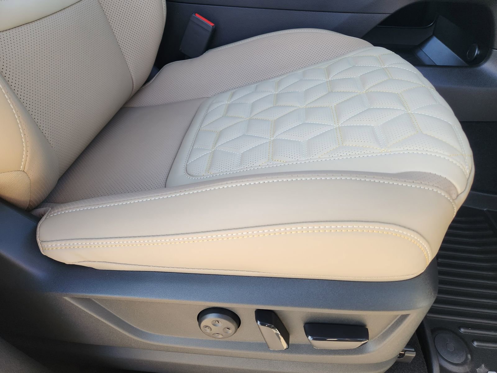 New 2026 Nissan Armada Platinum image 22