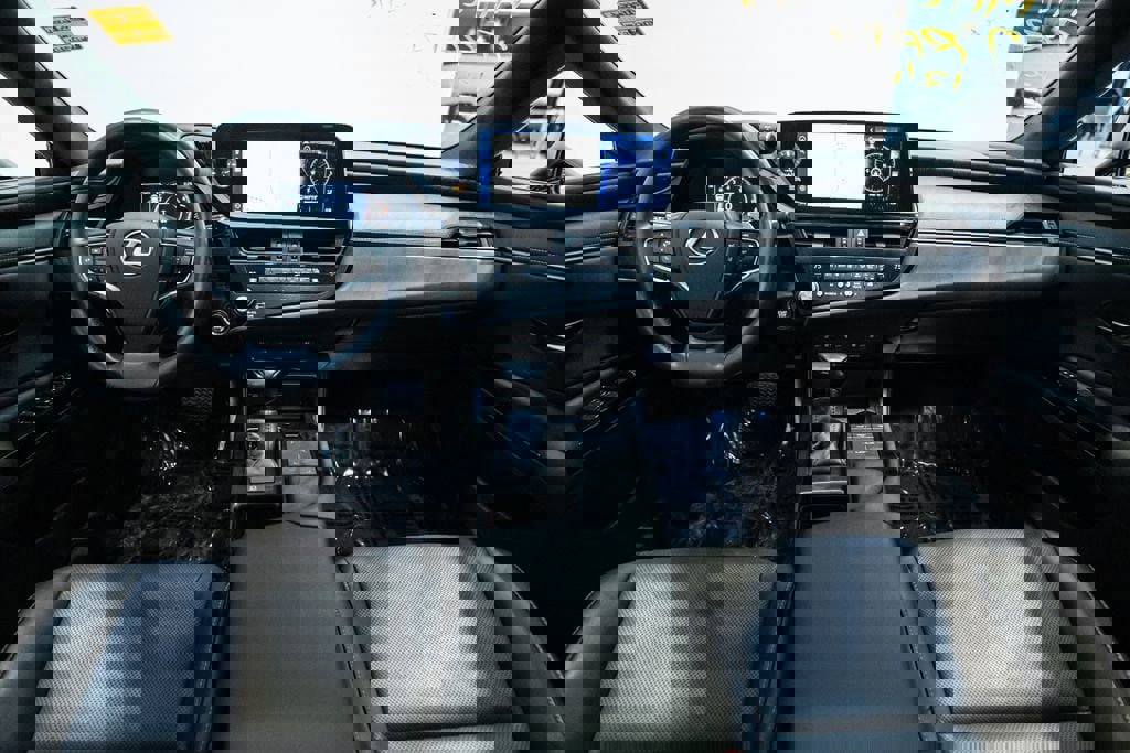 Used 2022 Lexus ES 350 w/ Premium Package image 11