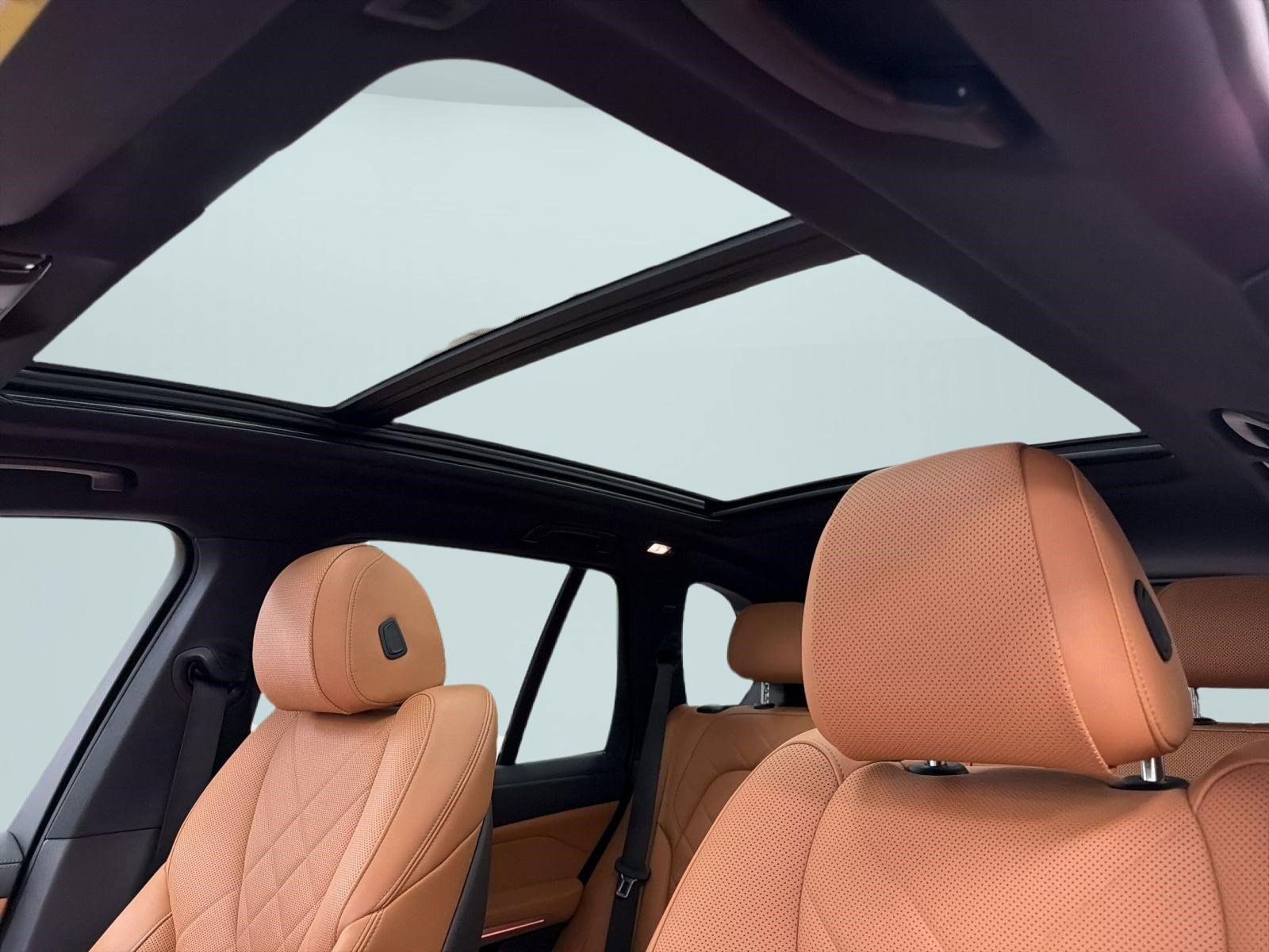 Certified 2023 BMW X5 xDrive40i w/ Climate Comfort Package image 16