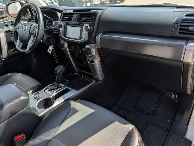 Used 2017 Toyota 4Runner SR5 Premium RWD image 33