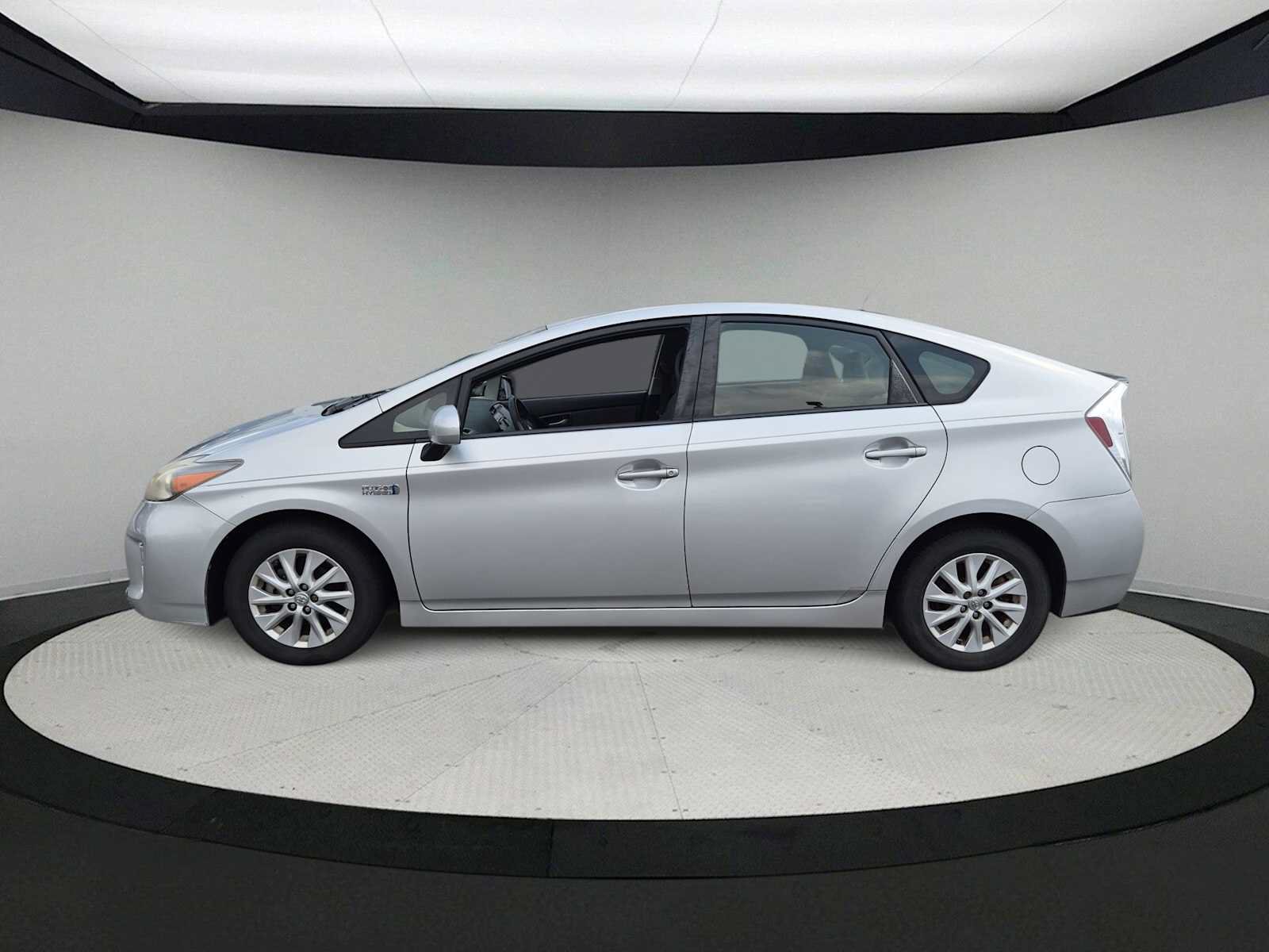 Used 2013 Toyota Prius Prime Plug-In Hybrid FWD image 5
