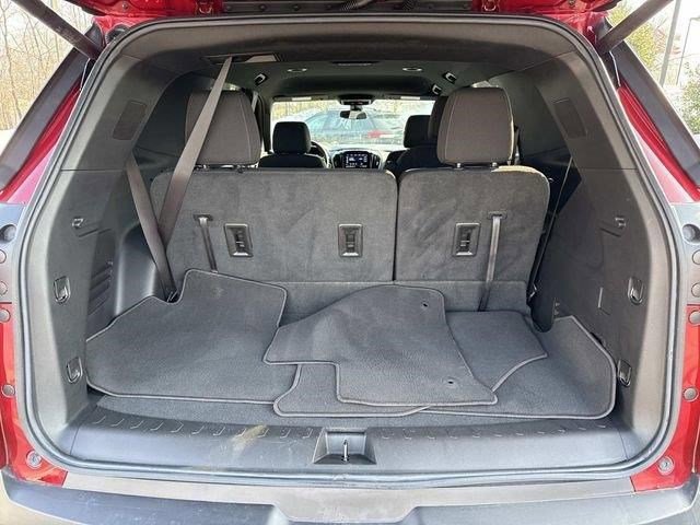 Used 2023 Chevrolet Traverse LT image 12