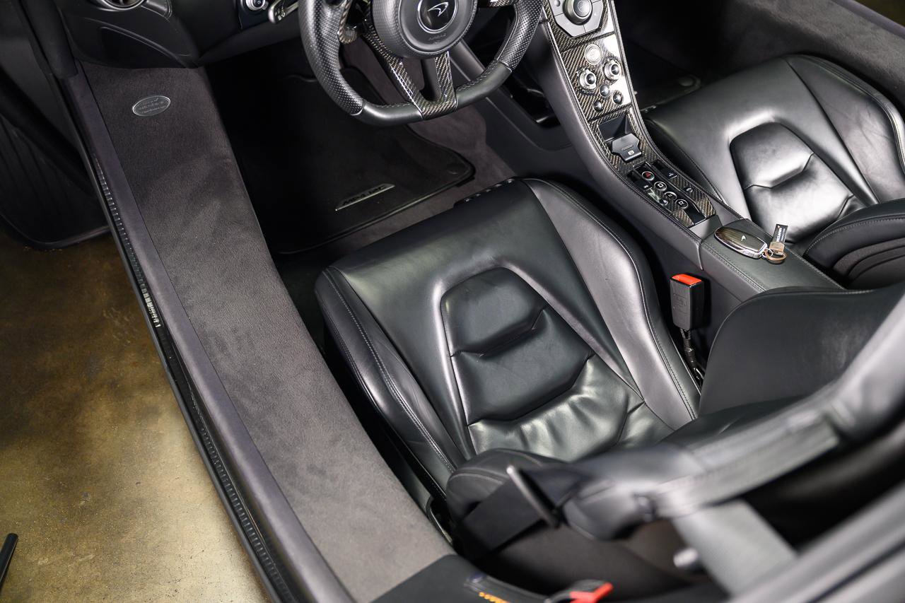 Used 2013 McLaren MP4-12C Spider image 32