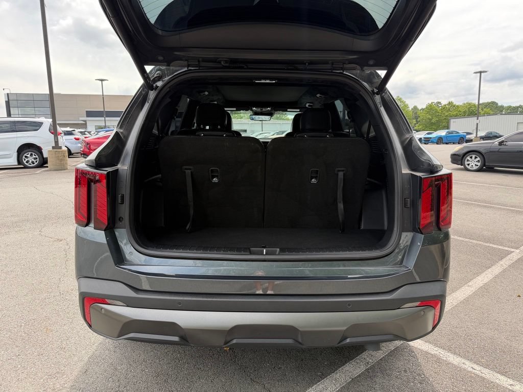 Certified 2025 Kia Sorento SX Prestige AWD/4WD image 9