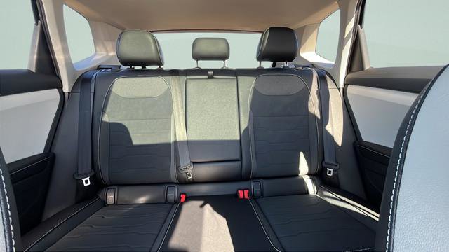 New 2026 Volkswagen Taos SE image 10