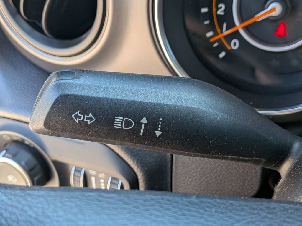 Used 2022 Jeep Wrangler Sport image 27