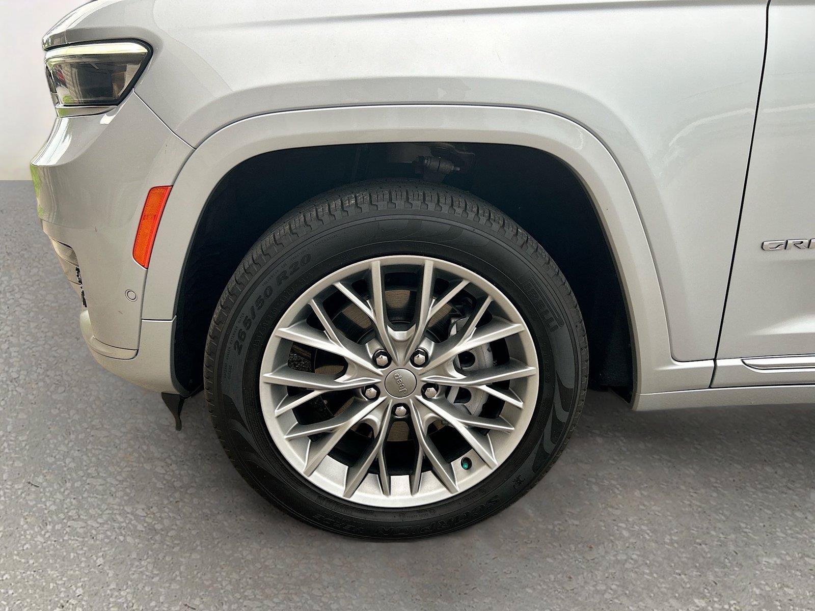 Used 2023 Jeep Grand Cherokee L Summit w/ Advanced Protech Group IV AWD/4WD image 46