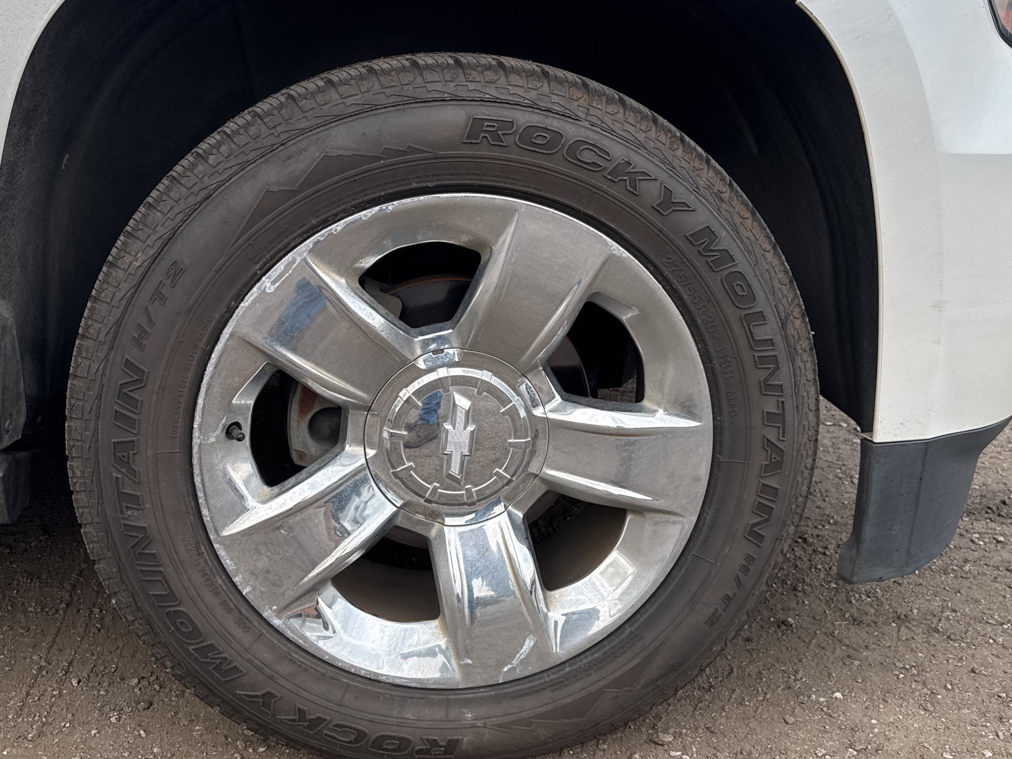 Used 2017 Chevrolet Suburban Premier AWD/4WD image 16