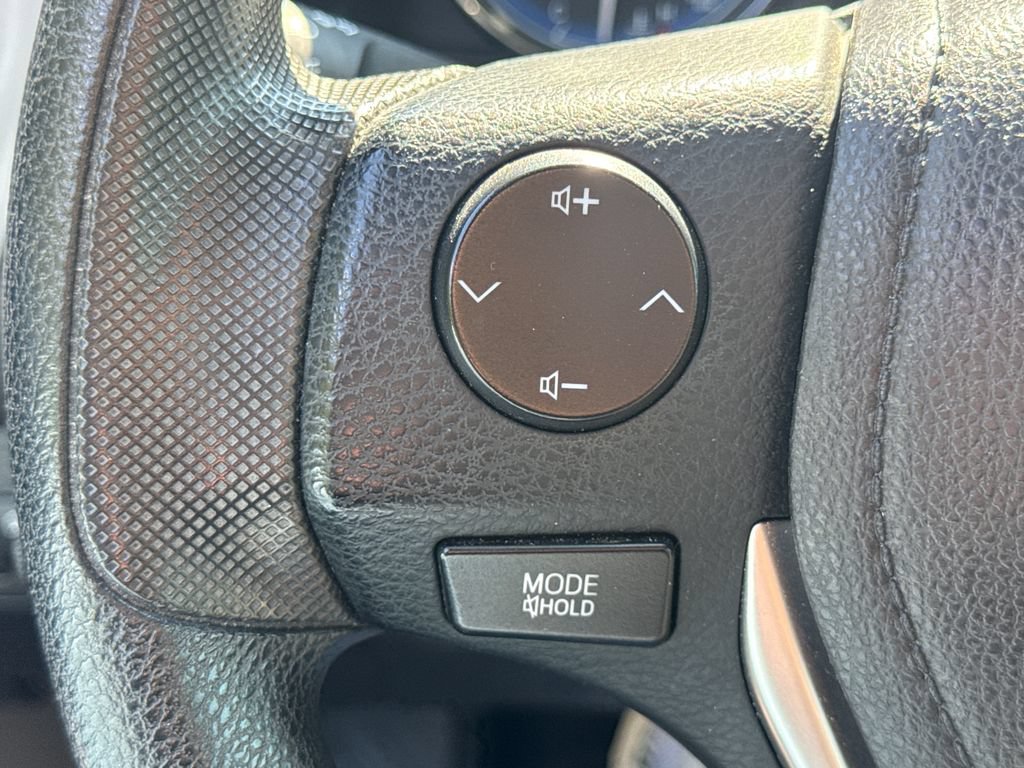 Used 2017 Toyota Corolla L FWD image 29