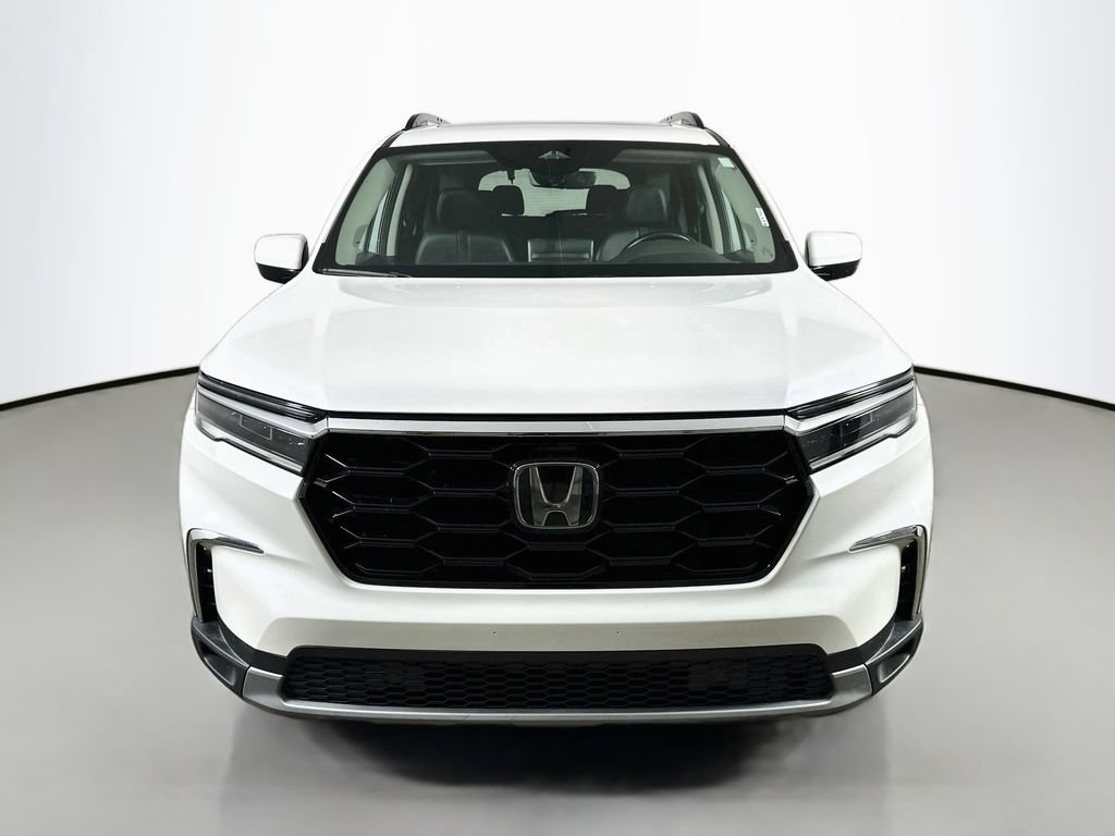 Used 2023 Honda Pilot Touring image 2