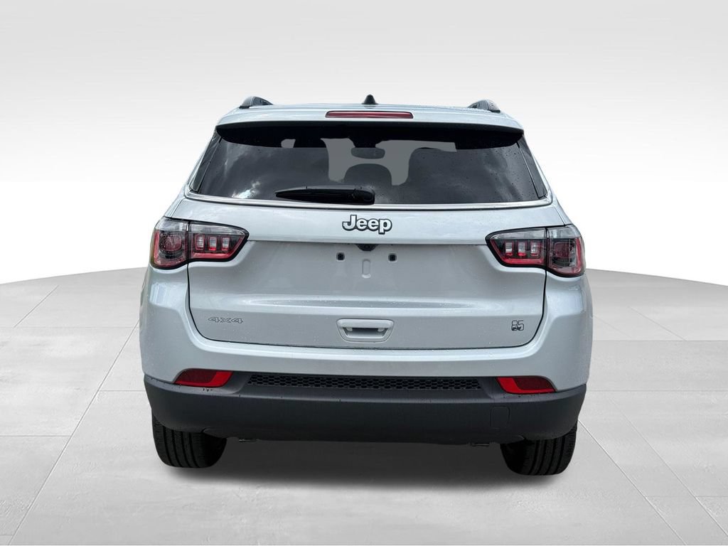 New 2026 Jeep Compass Latitude AWD/4WD image 28