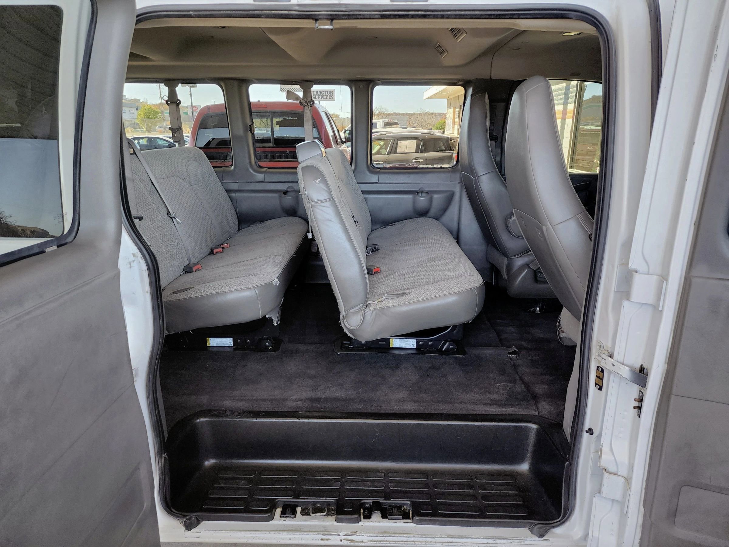 Used 2020 Chevrolet Express 3500 LT w/ LT Preferred Equipment Group RWD image 18