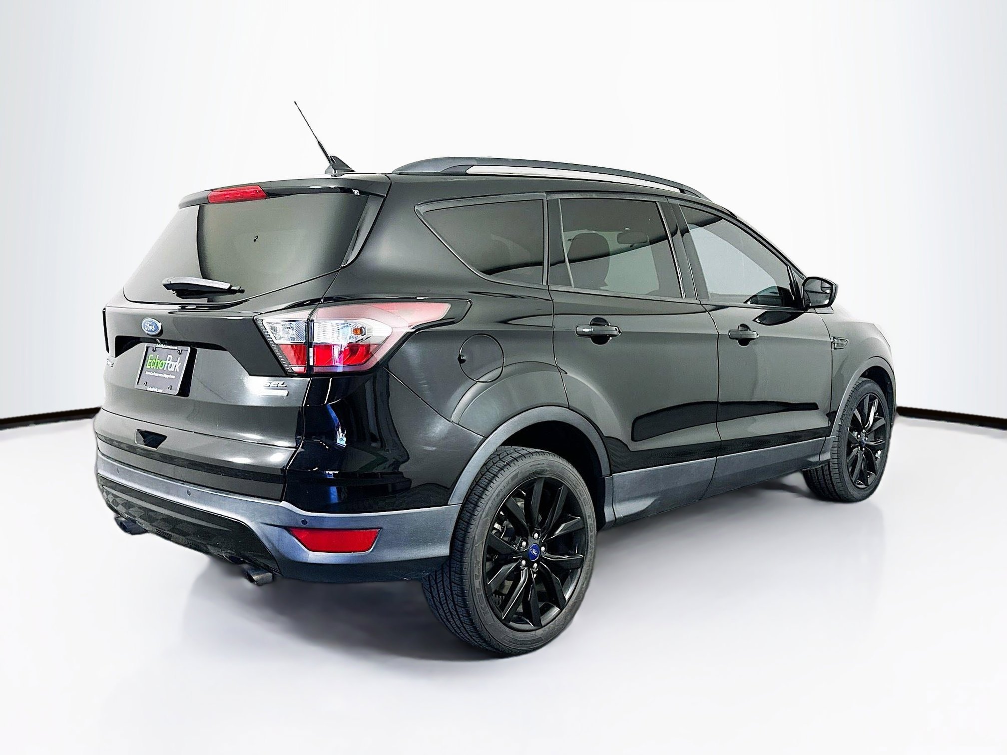 Used 2018 Ford Escape SEL w/ SEL Sport Appearance Package image 9