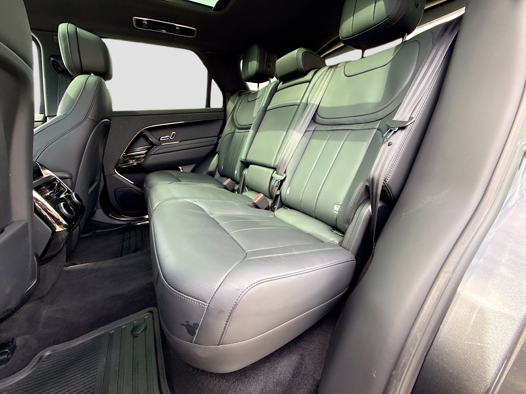 Used 2025 Land Rover Range Rover Sport SE AWD/4WD image 21