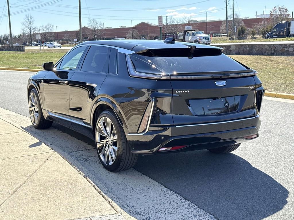 Certified 2024 Cadillac Lyriq Luxury w/ LPO, Floor Liner Package image 17