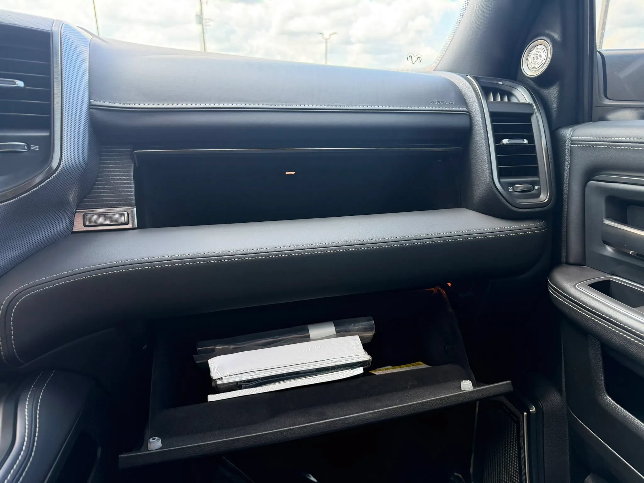 Used 2020 RAM 2500 Limited AWD/4WD image 35