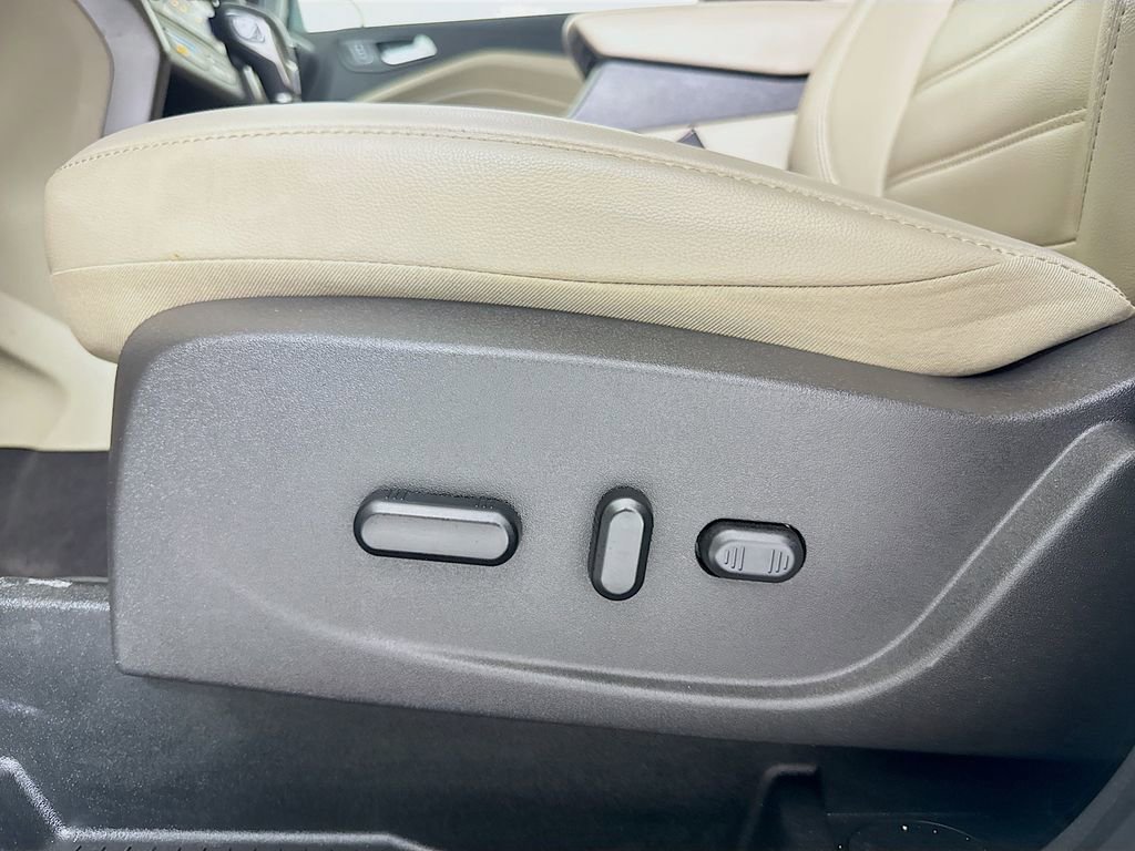 Used 2019 Ford Escape SEL image 19