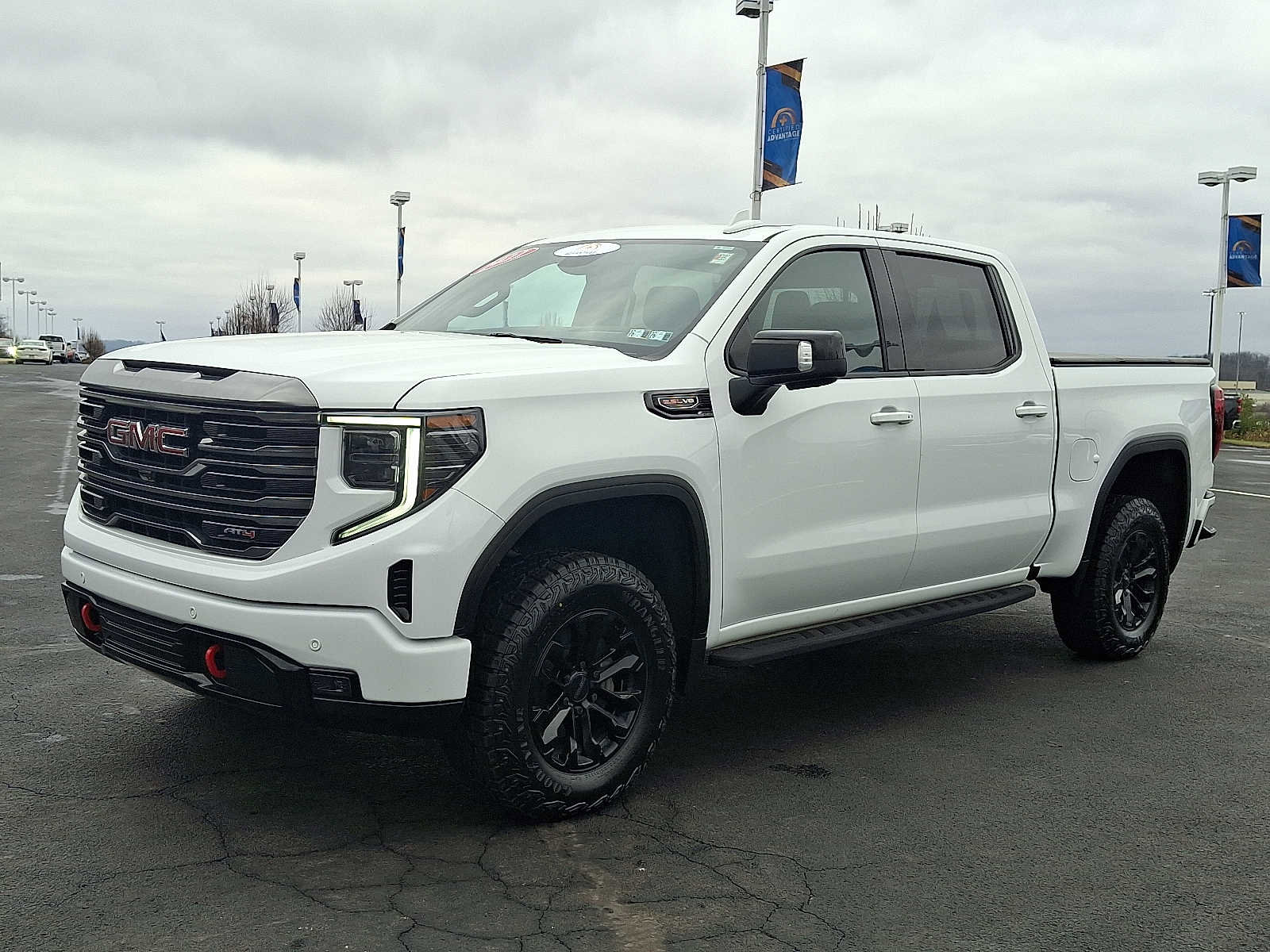 Used 2022 GMC Sierra 1500 AT4 w/ AT4 Premium Package image 3