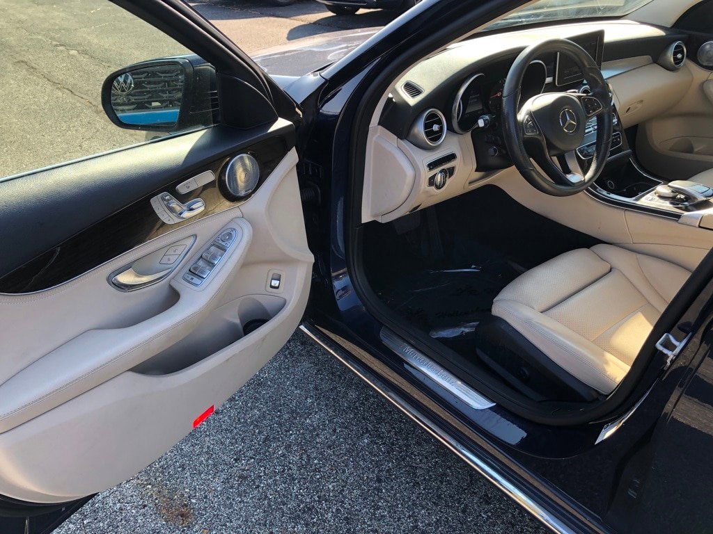 Used 2015 Mercedes-Benz C 300 4MATIC Sedan image 11
