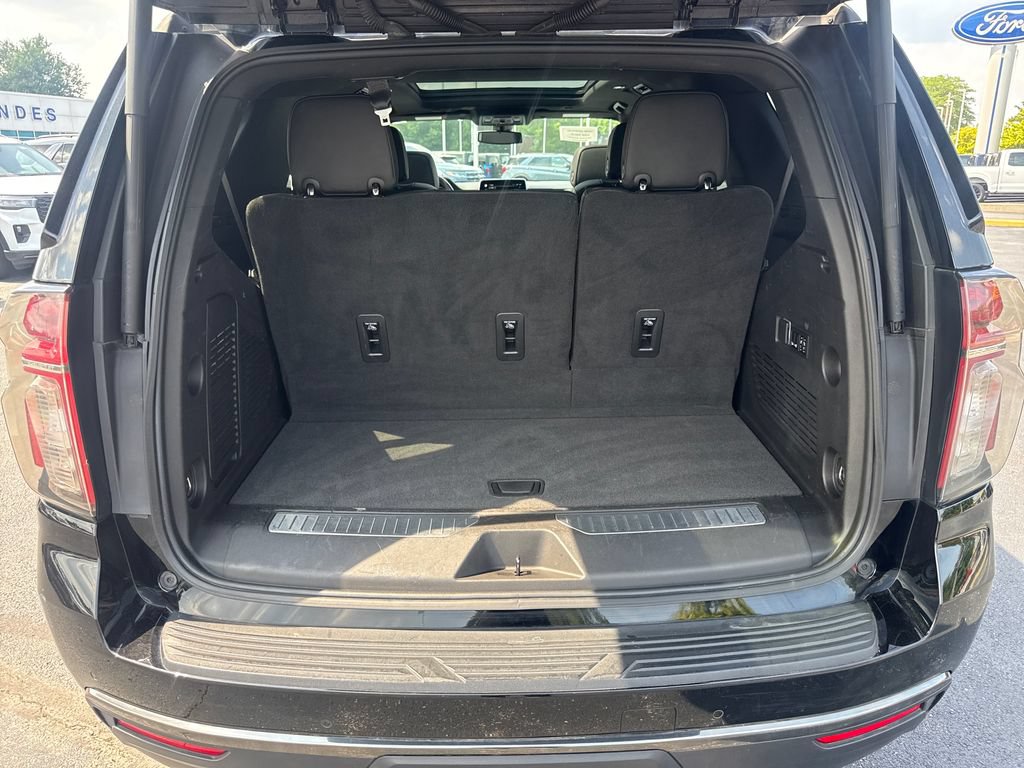 Used 2022 Chevrolet Tahoe RST w/ Luxury Package AWD/4WD image 14