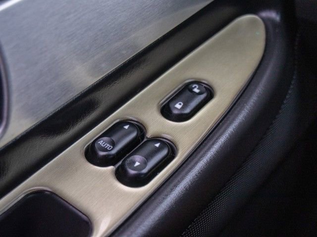 Used 2002 Ford Thunderbird image 16