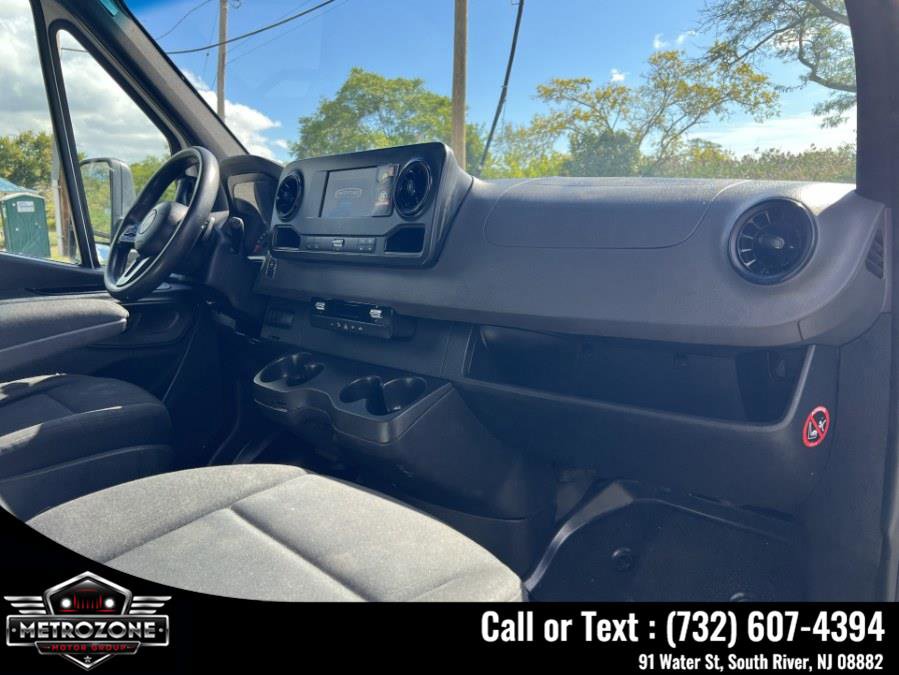 Used 2019 Freightliner Sprinter 3500 w/ Premium Package RWD image 18
