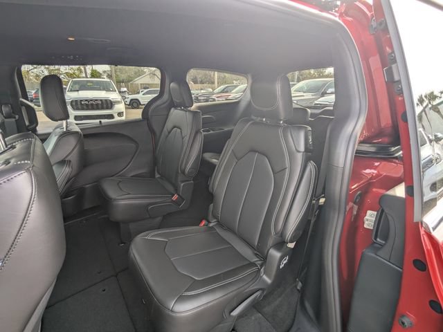 New 2026 Chrysler Voyager LX FWD image 16