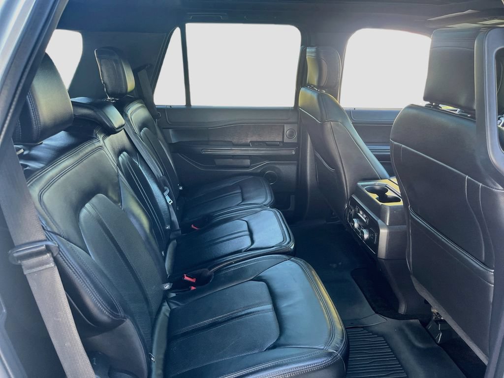 Used 2018 Ford Expedition Limited w/ Equipment Group 301A AWD/4WD image 31