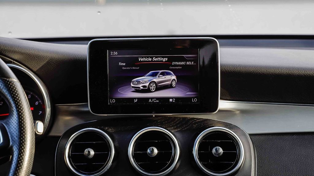 Used 2019 Mercedes-Benz GLC 300 image 17