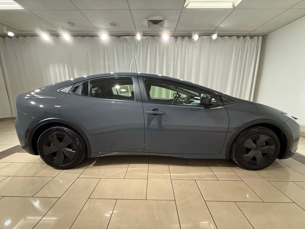 Used 2023 Toyota Prius LE image 6