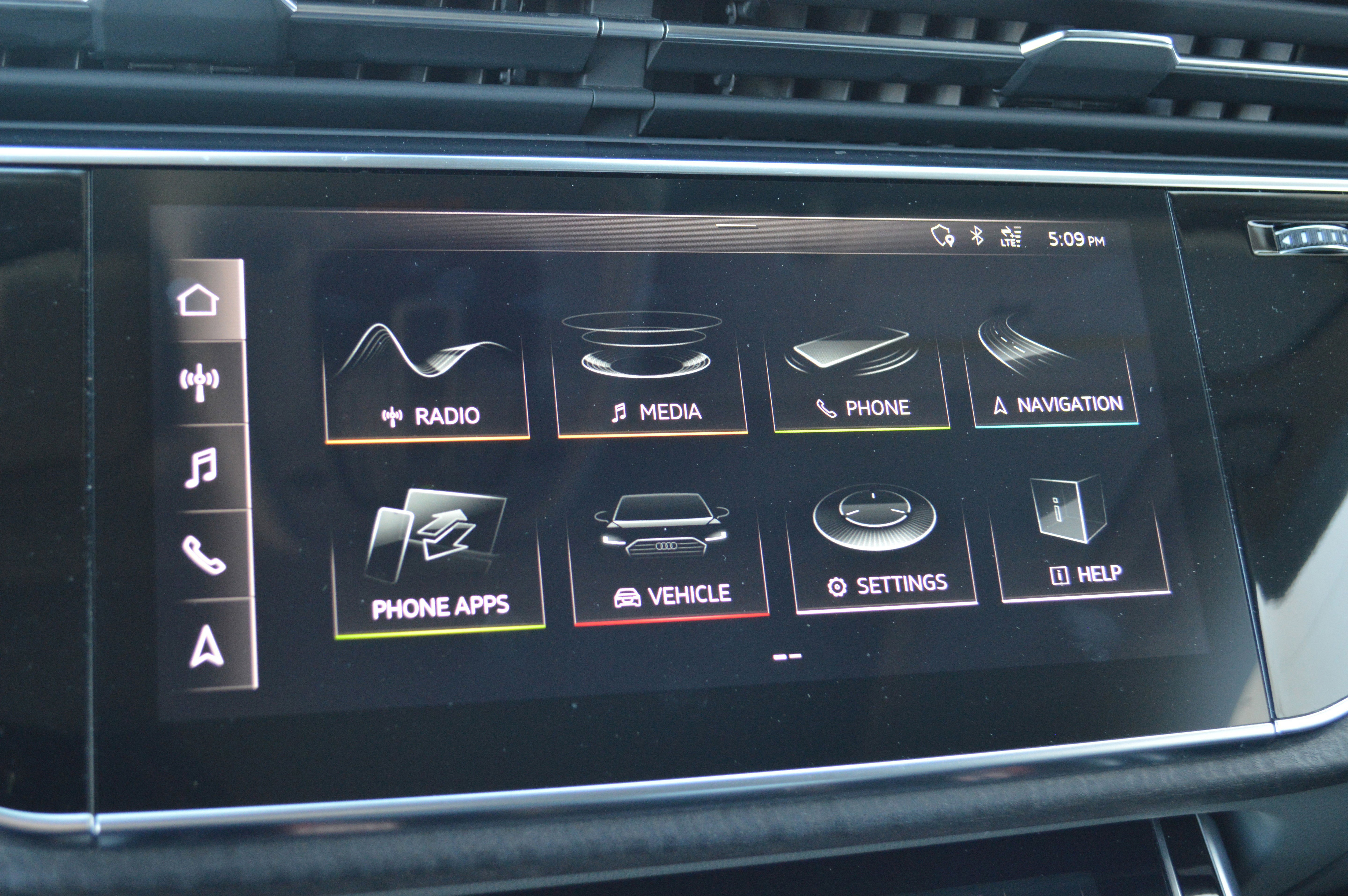 Used 2019 Audi Q8 Prestige w/ Luxury Package image 18