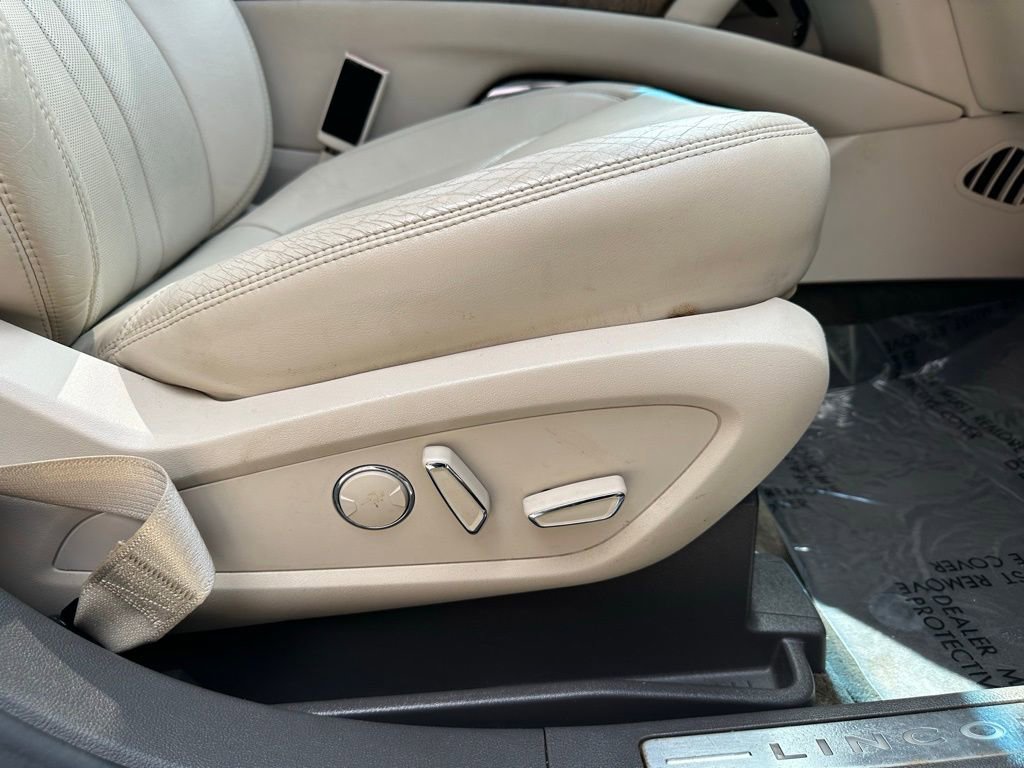 Used 2016 Lincoln MKX Reserve w/ Technology Package FWD image 36