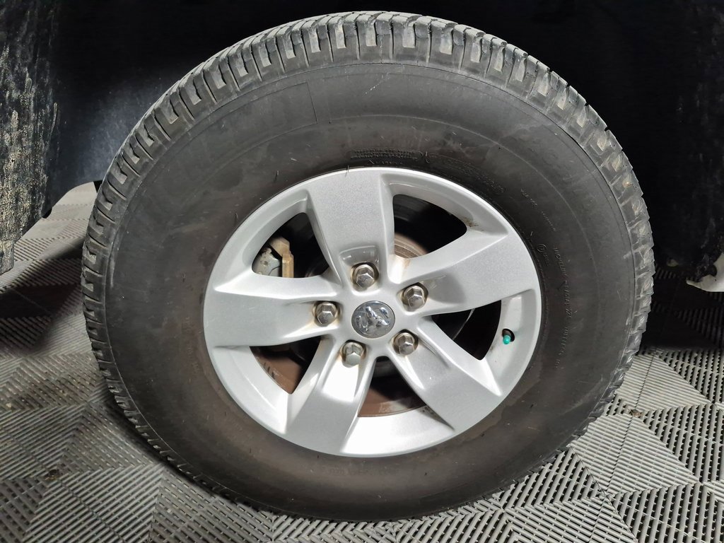 Used 2019 RAM 1500 Express image 8