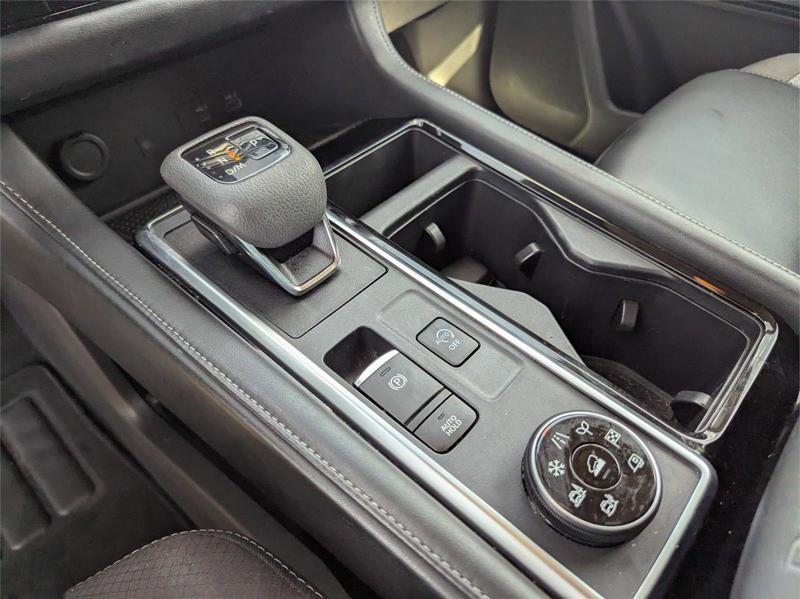 Used 2023 Nissan Pathfinder SL image 27