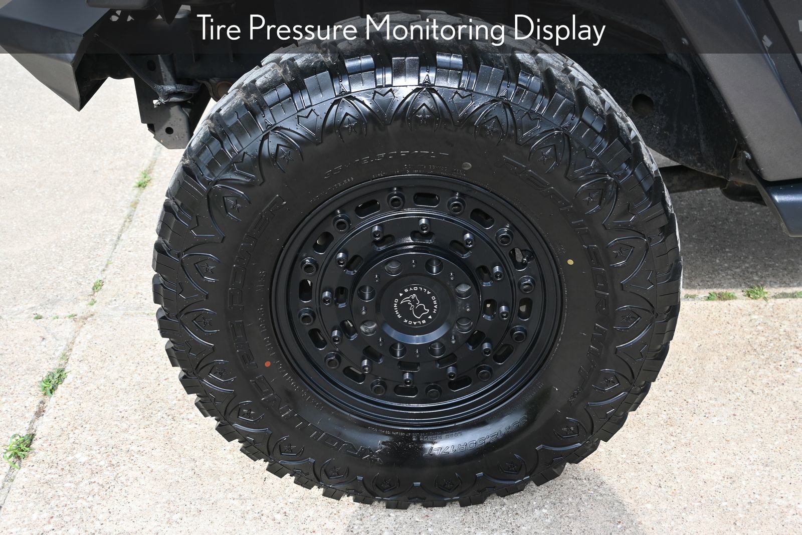 Used 2016 Jeep Wrangler Unlimited Sahara w/ Connectivity Group image 7