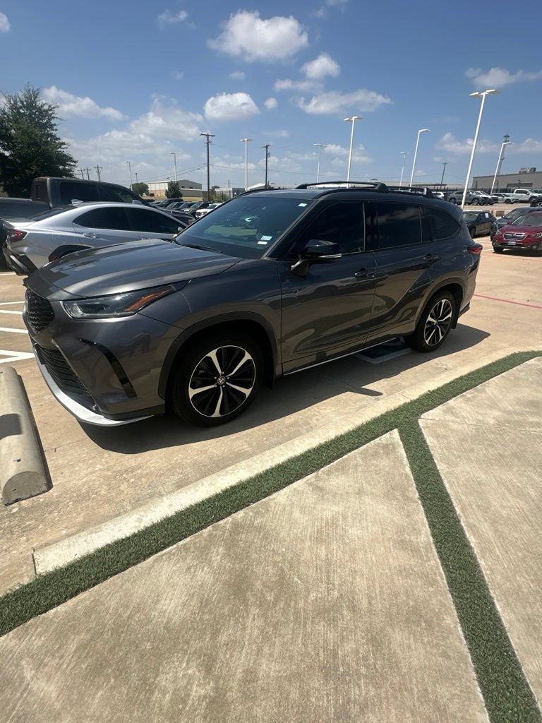 Used 2021 Toyota Highlander XSE