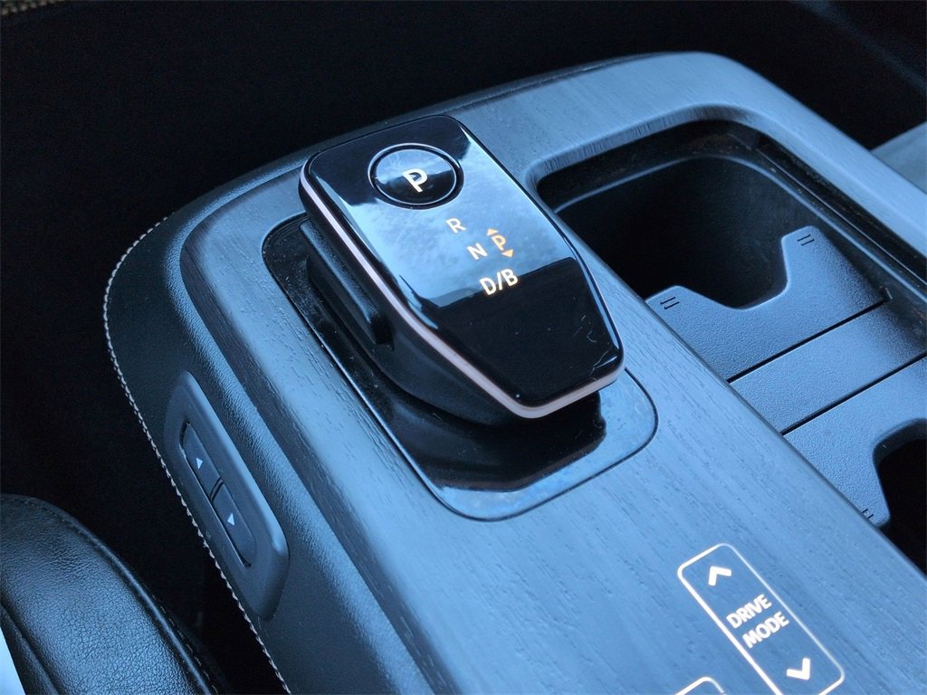 Used 2024 Nissan Ariya FWD image 11