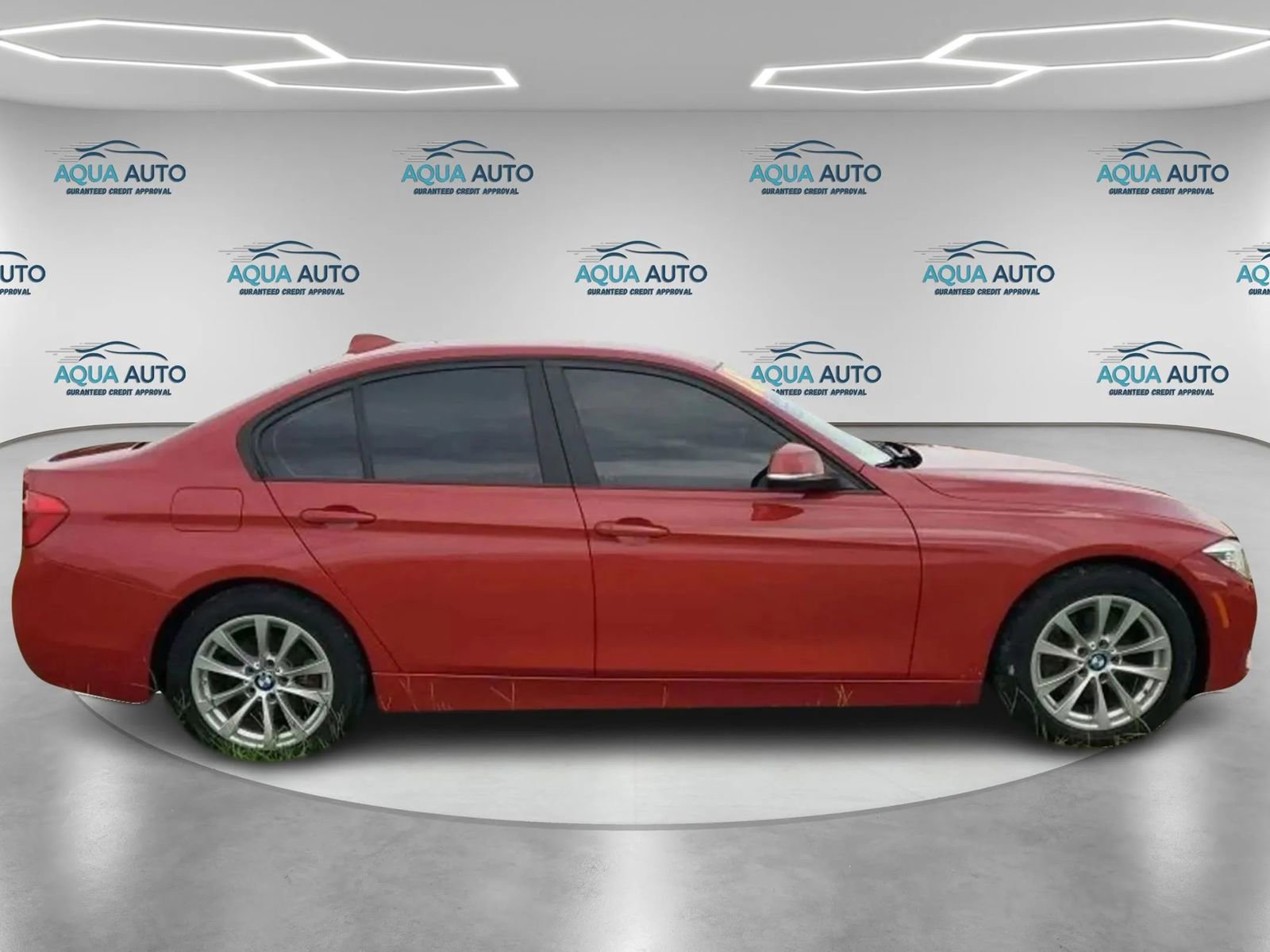Used 2018 BMW 320i Sedan RWD image 6